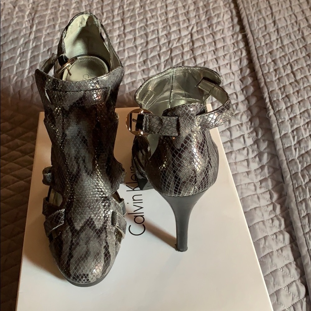 Shoe/bootie - Picture 2 of 9